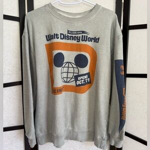 Walt Disney World Vault Collection Vintage Style Crewneck Sweatshirt Size Small